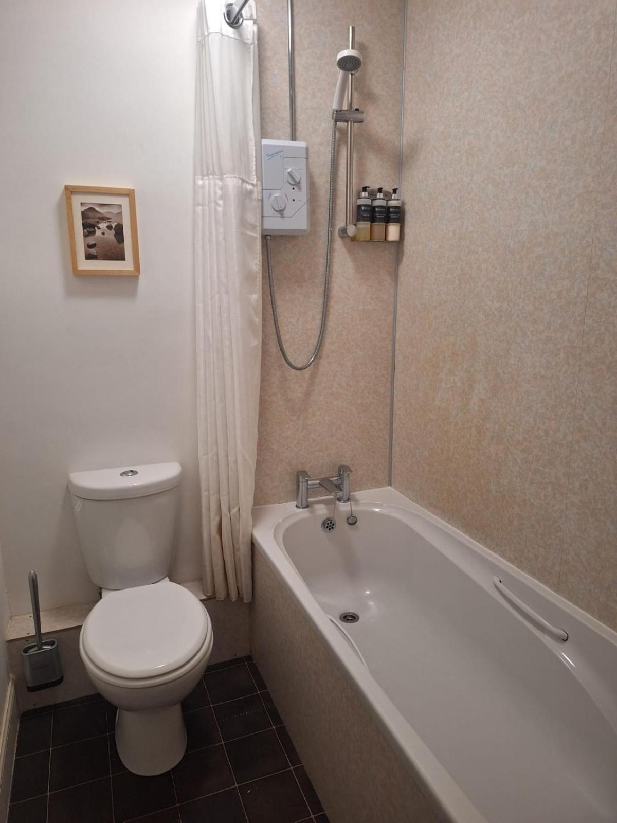 The White Stag Inn Strathyre Room photo